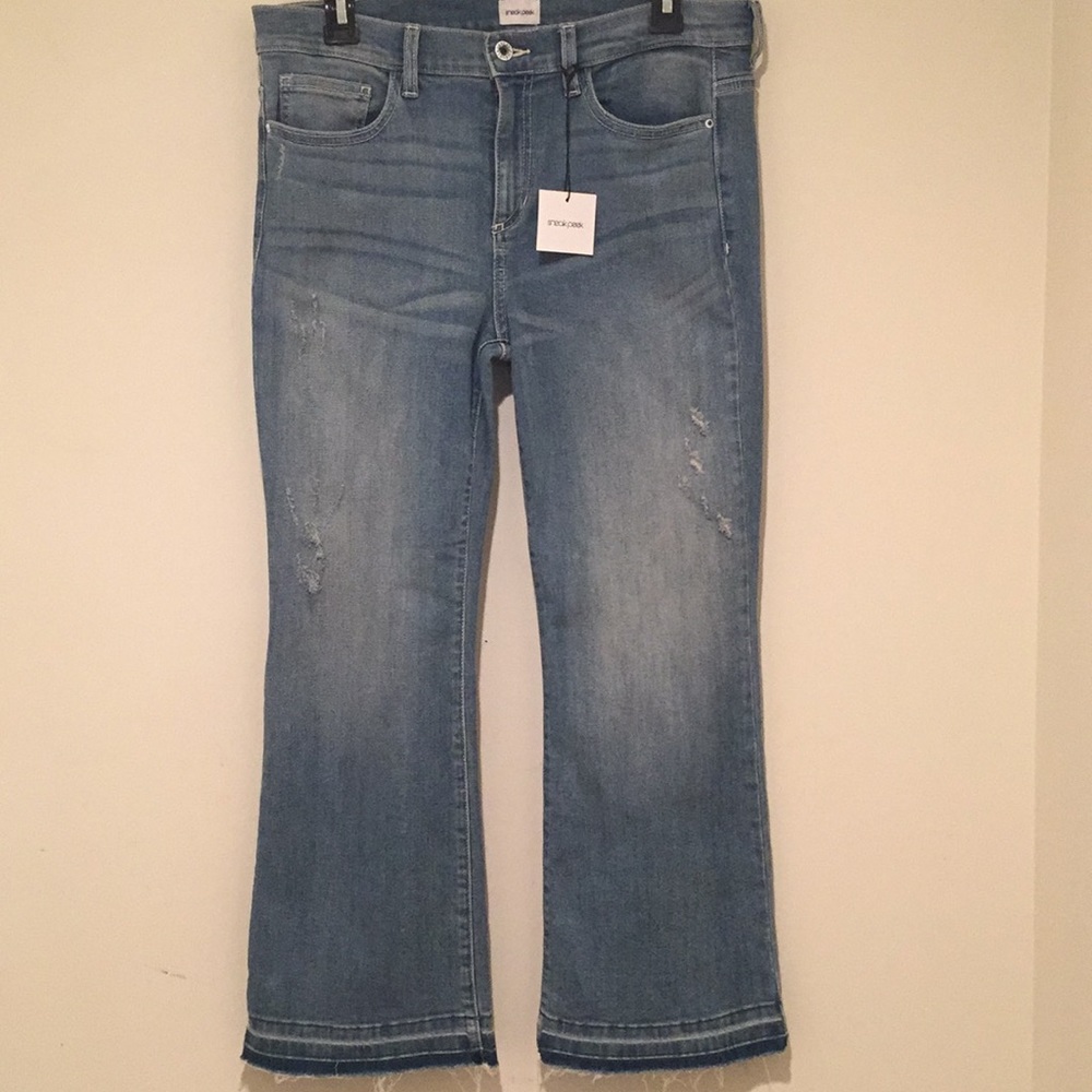 Sneak Peek jeans